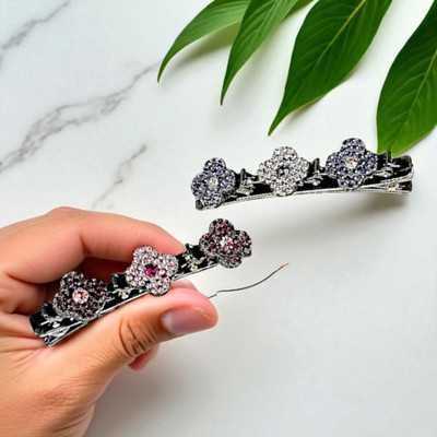 Freebies Pack of 2 Elegant Rhinestone Hair Accessories Hair Clip(Multicolor)