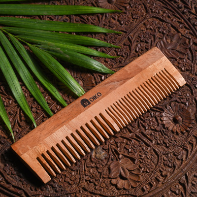 OIKO Neem wood hair comb with dual teeth