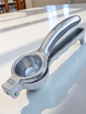 Nutech Steel lemon squeezer Hand Juicer(Silver)