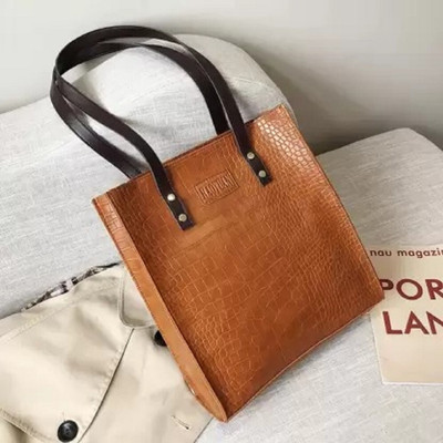 ap ulike Women Tan Messenger Bag