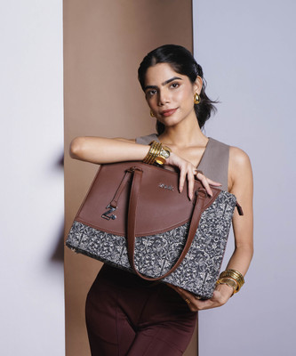 ZOUK Women Black Tote