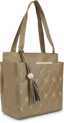 claspNclutch Women Green Shoulder Bag