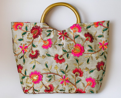 BLOOMTAIL Women Gold Hand-held Bag