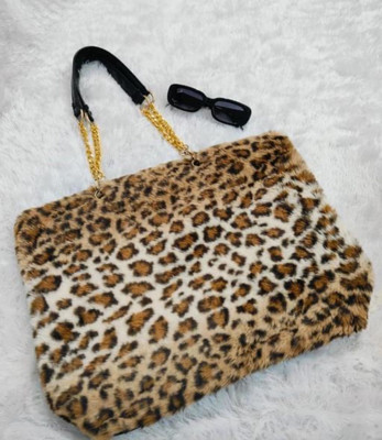 Shopaholic Women Gold Shoulder Bag