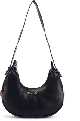 Trendz Firenze Women Black Messenger Bag