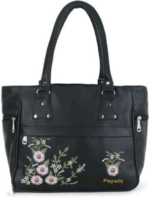 the monaina ceapt Women Black Messenger Bag