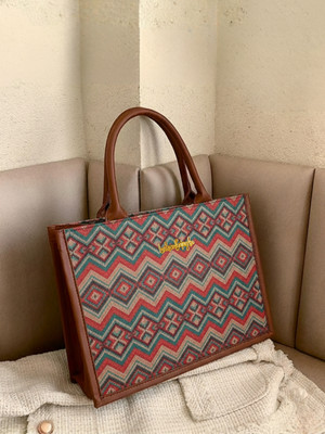 LIKE STYLE Women Maroon Shoulder Bag