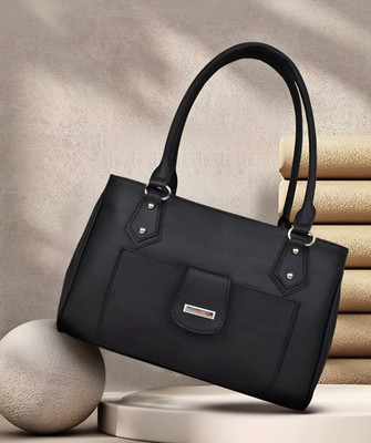 Snappy Women Black Messenger Bag