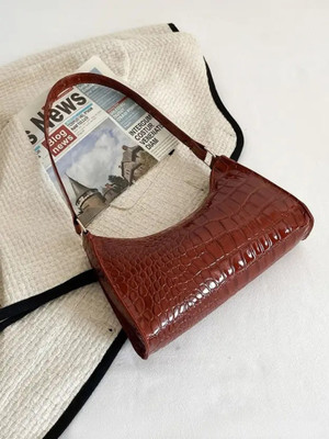 MZR Women Black Messenger Bag