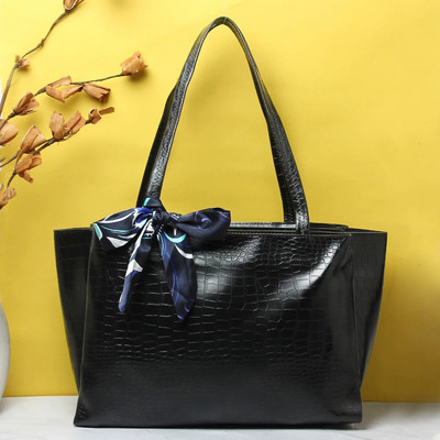 claspNclutch Women Black Tote