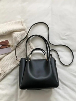 EVOLIC Women Black Shoulder Bag
