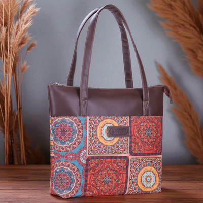 Parisal Women Multicolor Handbag