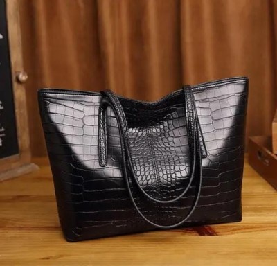 ELGO Women Black Handbag