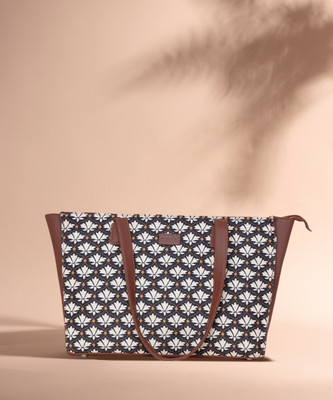 ZOUK Women Black, White Tote