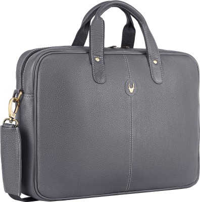 WILDHORN Men Grey Messenger Bag