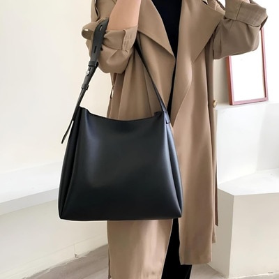 HorseandHash Women Black Messenger Bag