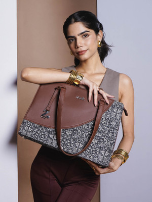 ZOUK Women Black Tote