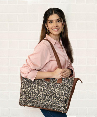 ZOUK Women Black Tote