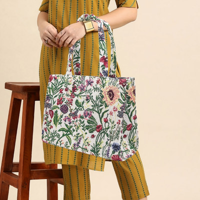 LEKHX Women Multicolor Tote