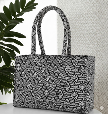 claspNclutch Women White, Multicolor Tote