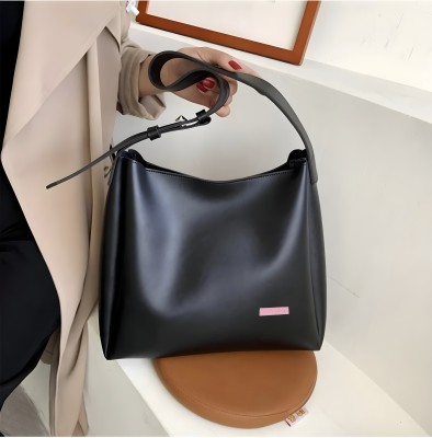 AhPremium Women Black Tote