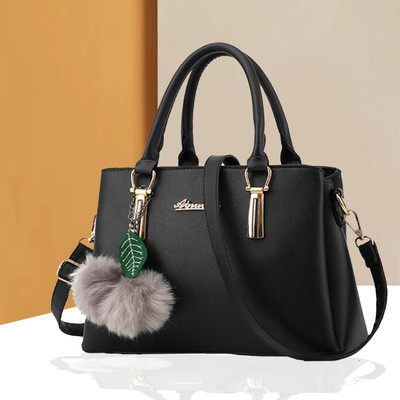 house of common Women Black Messenger Bag