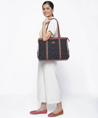 ZOUK Women Black Shoulder Bag