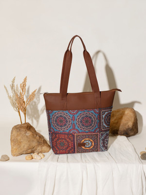 ZOUK Women Multicolor Tote