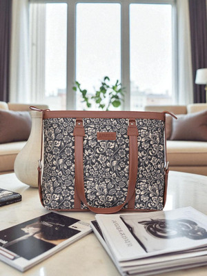 brado jewellery Women Black, Grey Handbag