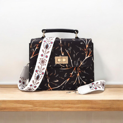 AshCrafzee Women Black Shoulder Bag