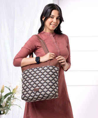 ZOUK Women Black, White Tote