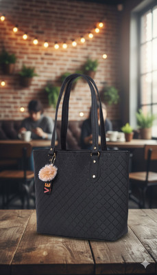 claspNclutch Women Black Shoulder Bag