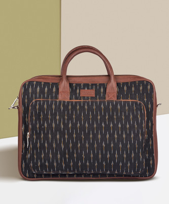 ZOUK Men & Women Black Messenger Bag