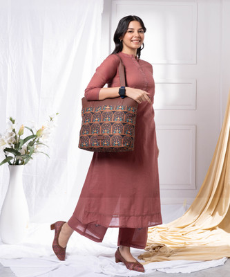 ZOUK Women Multicolor Tote