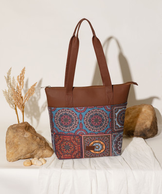 ZOUK Women Multicolor Tote