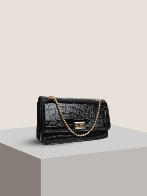 CARLTON LONDON Women Black Hand-held Bag