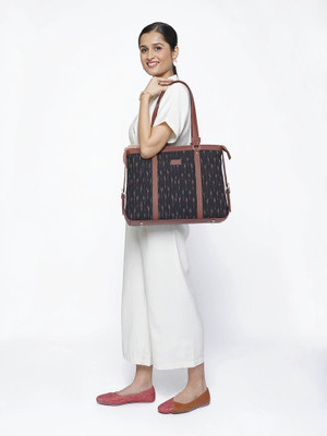 ZOUK Women Black Shoulder Bag