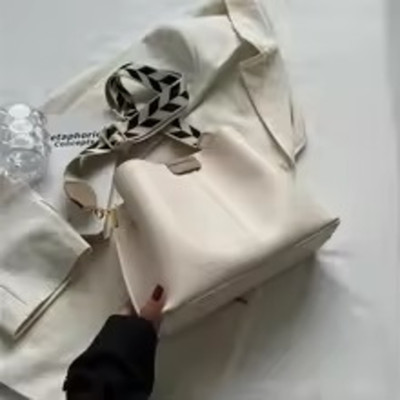 accomade Women White Shoulder Bag
