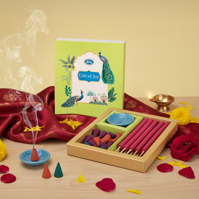 Cycle Pure Diwali Gift Puja Kit Box, 10N Bambooless Dhoop, 15 Cones, 1 Ceramic Holder