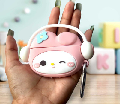 YSTIFYRA Silicone, Silicone Press Stud Earbuds Case For Apple AirPods 4th Generation (2024) Type( USB-C) Model with Carabiner(Peach Teddy Cover) (एयरपॉड्स /ईयरबड्स इसमें शामिल नहीं है ये केवल केस कवर हैI))