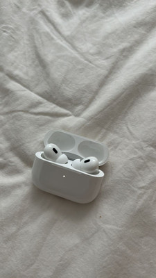 MMTELECOM Eerpods Pro 25H Play Type-C Fas Charge wornder-1061 Bluetooth Bluetooth(White, In the Ear)