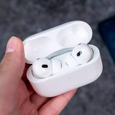 Shivana Earbuds Wireless with Charging Case Bluetooth(White, True Wireless)