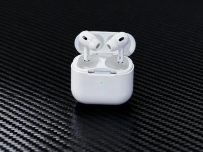 SAAWARIYASALE Wireless Bluetooth Earbuds for Clear Sound & Comfort 25 Bluetooth(White, In the Ear)