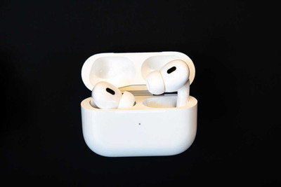 TOUCH 18 M19 TWS Earphone Touch Control Mirror Digital Display Wireless Bluetooth 5.202 Bluetooth(White, True Wireless)