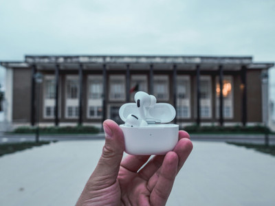 SORAK CREATION Affordable Wireless Earbuds with Premium Audio_HCAUDHP7 Bluetooth(White, True Wireless)