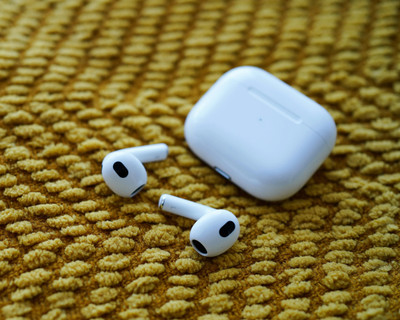 BeatFlow Airpods Pro 2 (2nd generation) Wireless Personalised Spatial Audio Bluetooth(White, True Wireless)