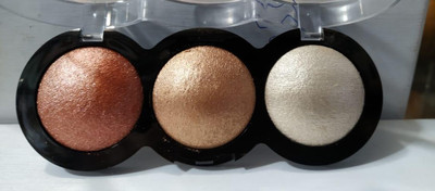 Jiwoo 3 shades Highlighter Powder Palette long lasting & waterproof  Highlighter(MULTI COLOR)
