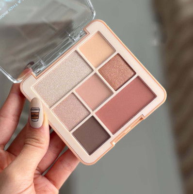 Latixmat 4-in-1 Highlighter Makeup Palette for Cheeks Nose Eyes Highlighter(Multi Color)