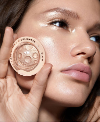 HUZURLU Highlighter Powder Palette-Glow Shimmer Illuminator for Face Highlighter Makeup Highlighter(GOLD)