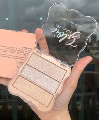 MYEONG Makeup 3 in 1 Ultra Blinding Glow And Long Lasting Smooth And Blendable Palette Highlighter(Tanding Shades)
